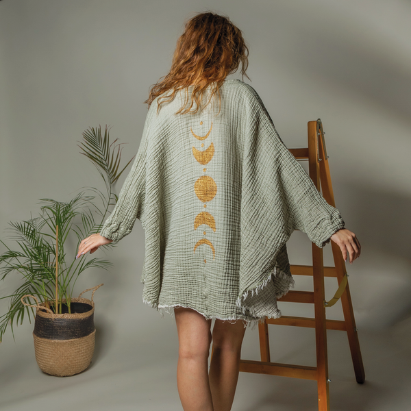 Moa - Green Muslin Kimono Robe with Golden Moon Phases / Poncho: Black